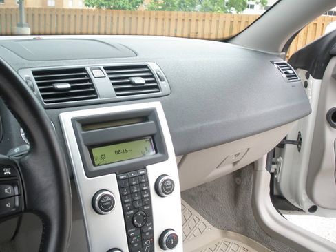 Used 2011 Volvo C70 T5 w/ Convenience Pkg FWD image 40