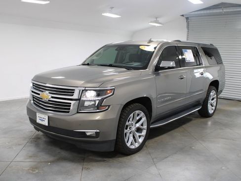 Used 2019 Chevrolet Suburban Premier w/ Max Trailering Package image 4