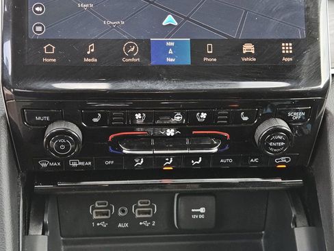 Used 2023 Jeep Grand Cherokee L Limited w/ Luxury Tech Group II image 14