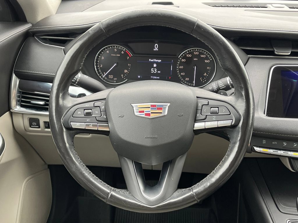 Used 2020 Cadillac XT4 Luxury w/ Cold Weather Package FWD image 18