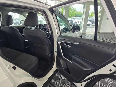 Used 2023 Toyota RAV4 XLE AWD/4WD image 37