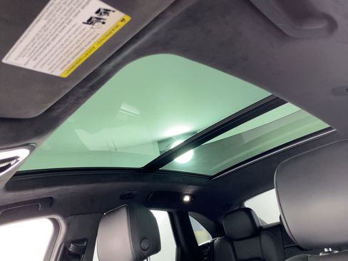 Used 2018 Porsche Macan Turbo w/ Premium Package Plus image 12