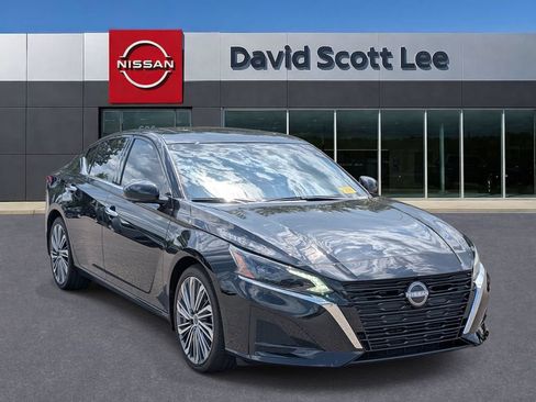 Used 2025 Nissan Altima 2.5 SL FWD image 3