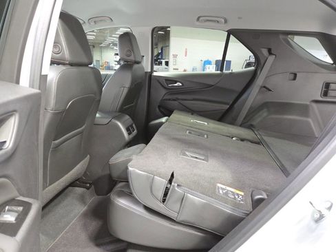 Used 2022 Chevrolet Equinox Premier AWD/4WD image 36