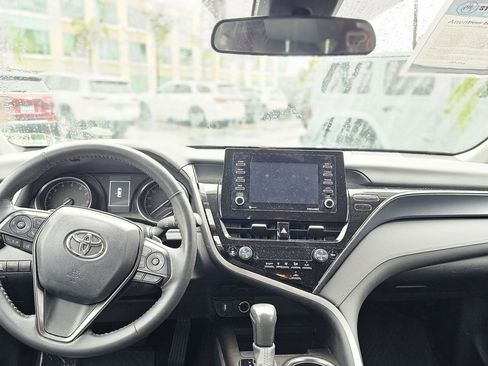 Used 2024 Toyota Camry SE image 17