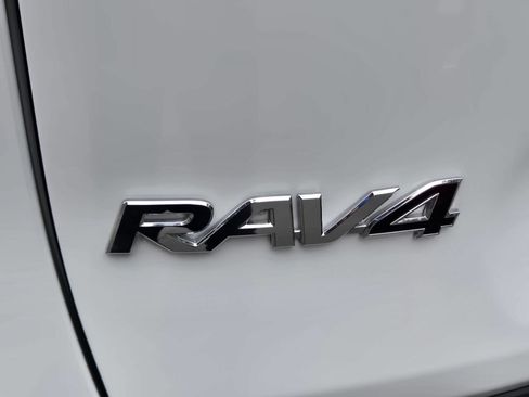 Used 2020 Toyota RAV4 XLE w/ Convenience Package image 36