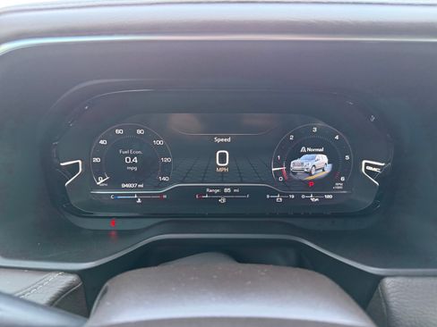 Used 2022 GMC Yukon XL Denali w/ Denali Premium Package RWD image 16
