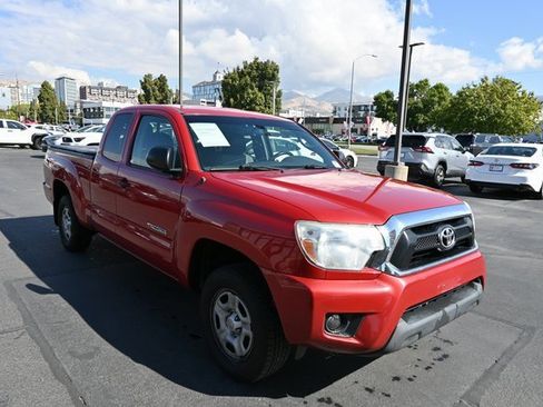 Used 2015 Toyota Tacoma PreRunner image 1