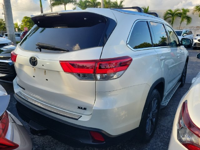 Used 2018 Toyota Highlander XLE FWD image 4