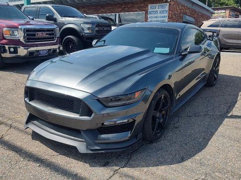 Used 2017 Ford Mustang GT w/ GT Performance Package RWD image 7