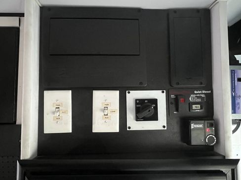 Used 2017 Mercedes-Benz Sprinter 3500 w/ Driver Comfort Package image 16