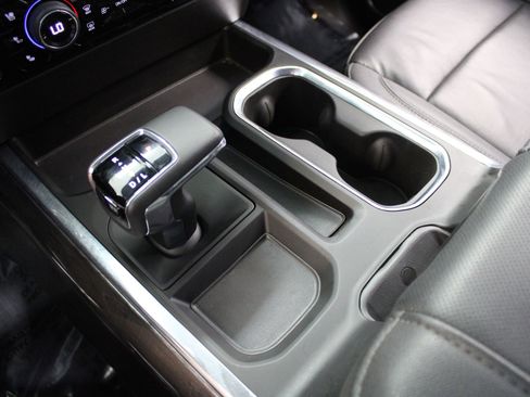 Used 2025 Chevrolet Silverado 1500 LTZ AWD/4WD image 40