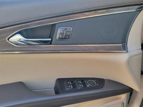 Used 2016 Lincoln MKX Reserve w/ Driver Assistance Package image 37