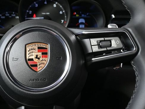 Certified 2026 Porsche Macan image 11