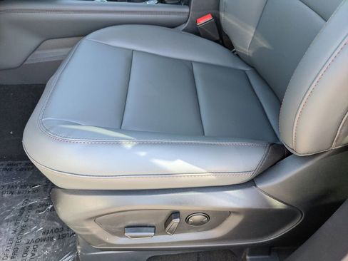 New 2026 Ford Explorer Active w/ Active Comfort Package image 19