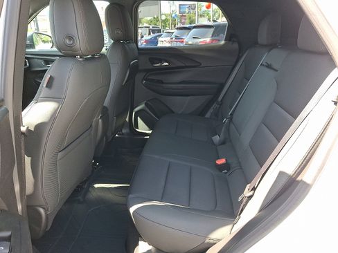 Used 2023 Chevrolet TrailBlazer RS w/ Convenience Package AWD/4WD image 11