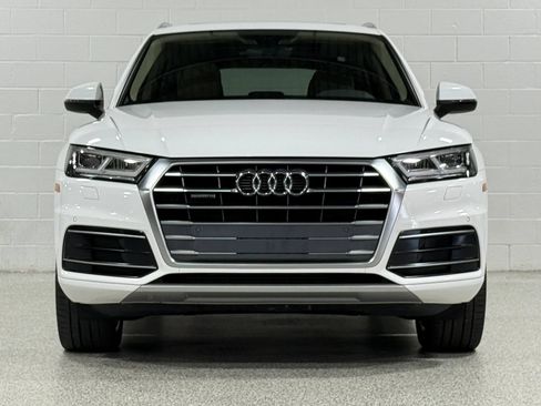 Used 2019 Audi Q5 2.0T Premium Plus w/ Premium Plus Package AWD/4WD image 3