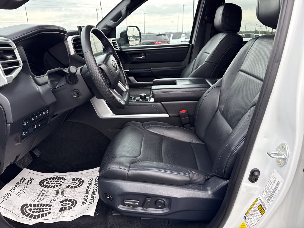 Used 2025 Toyota Sequoia Platinum AWD/4WD image 9