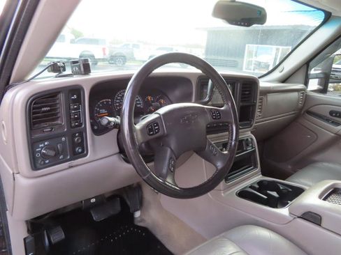 Used 2005 Chevrolet Silverado 2500 LT w/ Heavy-Duty Power Package image 30
