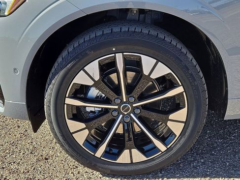 New 2026 Volvo XC60 B5 Plus w/ Protection Package Premier image 10