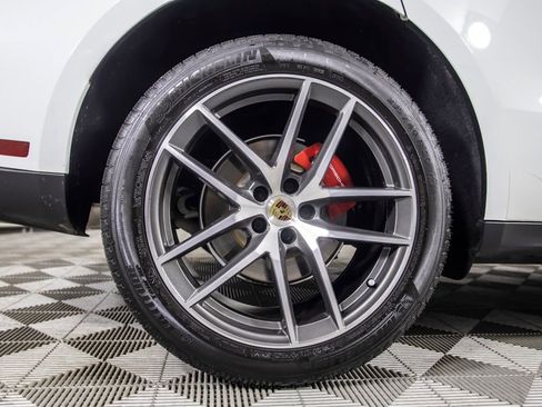 Used 2023 Porsche Macan S AWD/4WD image 38