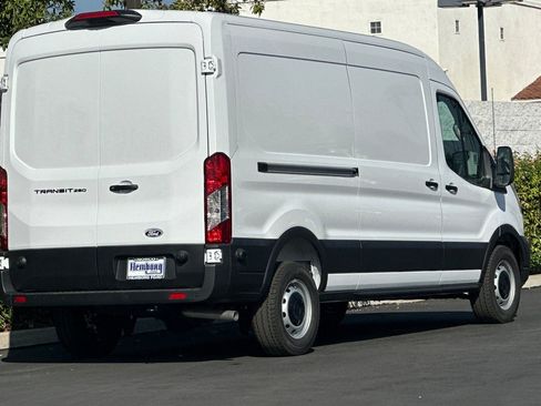 New 2026 Ford Transit 250 148 Medium Roof w/ Load Area Protection Package image 4