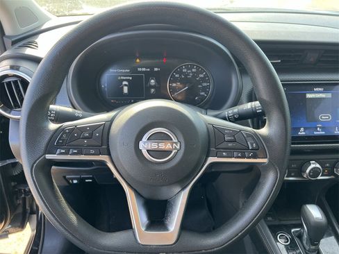 Certified 2024 Nissan Kicks SV image 8