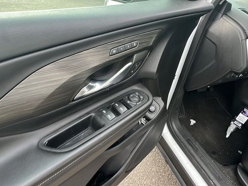 Used 2023 GMC Terrain SLT image 15