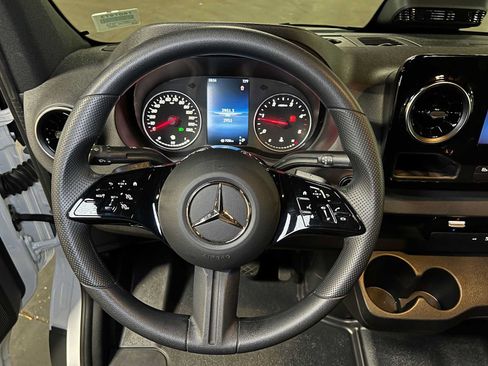 Used 2026 Mercedes-Benz Sprinter 2500 image 25