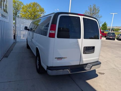 Used 2018 Chevrolet Express 3500 LT w/ LT Preferred Equipment Group RWD image 13