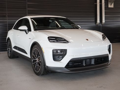 Used 2024 Porsche Macan 4 Electric AWD/4WD image 7