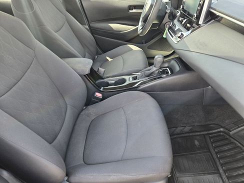 Used 2020 Toyota Corolla LE FWD image 13