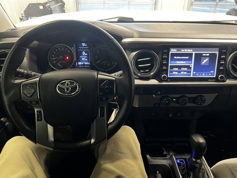 Used 2020 Toyota Tacoma SR5 image 31