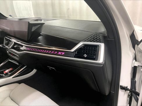 Used 2023 BMW X7 xDrive40i w/ Executive Package image 13