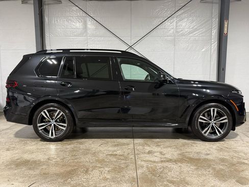 Used 2023 BMW X7 xDrive40i w/ M Sport Package AWD/4WD image 6