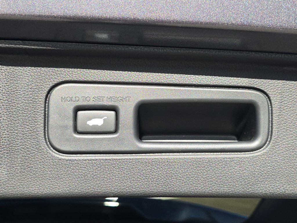 Used 2025 Honda Pilot Elite image 17
