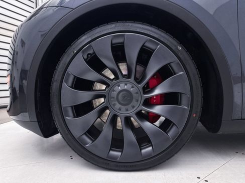 Used 2024 Tesla Model Y Performance AWD/4WD image 13