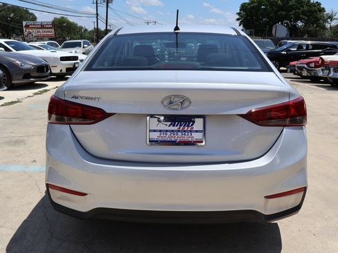 Used 2020 Hyundai Accent SE FWD image 6