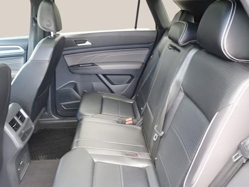 Used 2021 Volkswagen Atlas Cross Sport SEL image 16