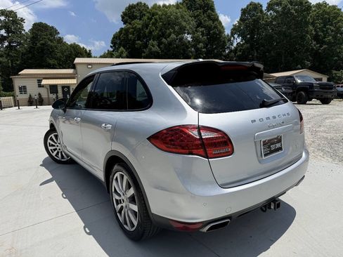 Used 2013 Porsche Cayenne S AWD/4WD image 5