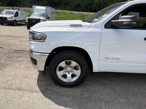 Used 2025 RAM 1500 Big Horn AWD/4WD image 9