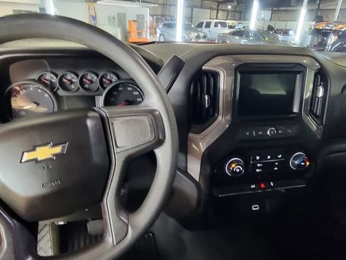 Used 2019 Chevrolet Silverado 1500 Custom w/ Custom Convenience Package AWD/4WD image 11
