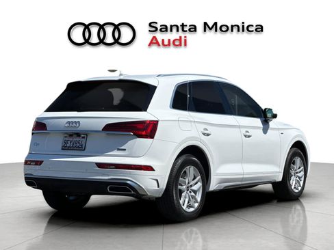 Used 2023 Audi Q5 2.0T Premium w/ Convenience Package image 2