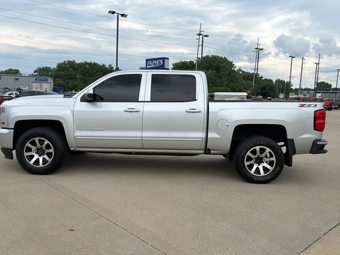 Used 2018 Chevrolet Silverado 1500 LT w/ All Star Edition AWD/4WD image 9
