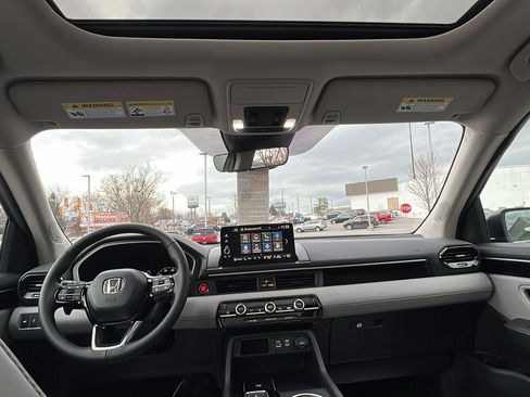 New 2025 Honda Pilot Touring image 22