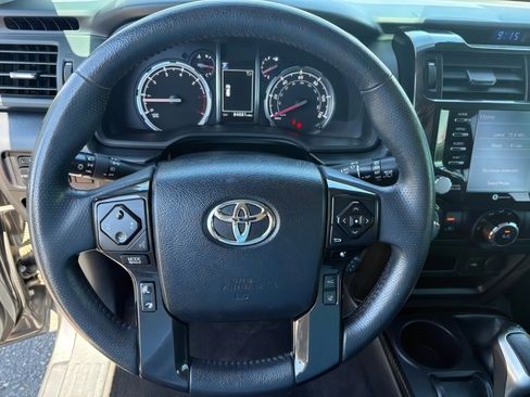 Used 2020 Toyota 4Runner TRD Off-Road AWD/4WD image 19