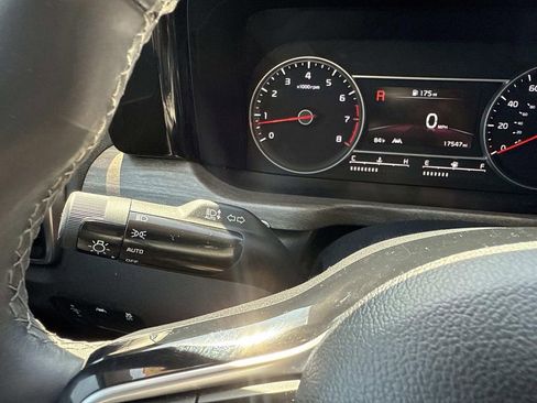 Used 2023 Kia Sorento S w/ Panoramic Sunroof Package AWD/4WD image 35