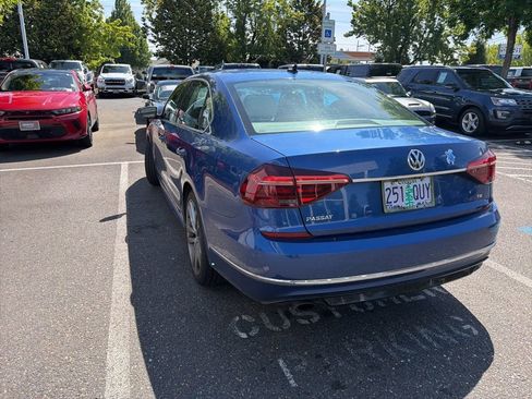 Used 2017 Volkswagen Passat 1.8T R-Line FWD image 4