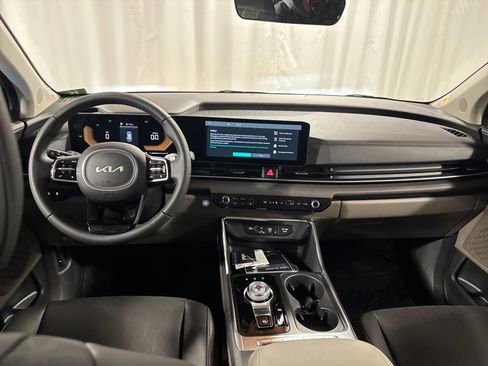 New 2026 Kia Carnival EX image 4