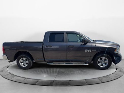 Used 2019 RAM 1500 Classic SLT RWD image 4